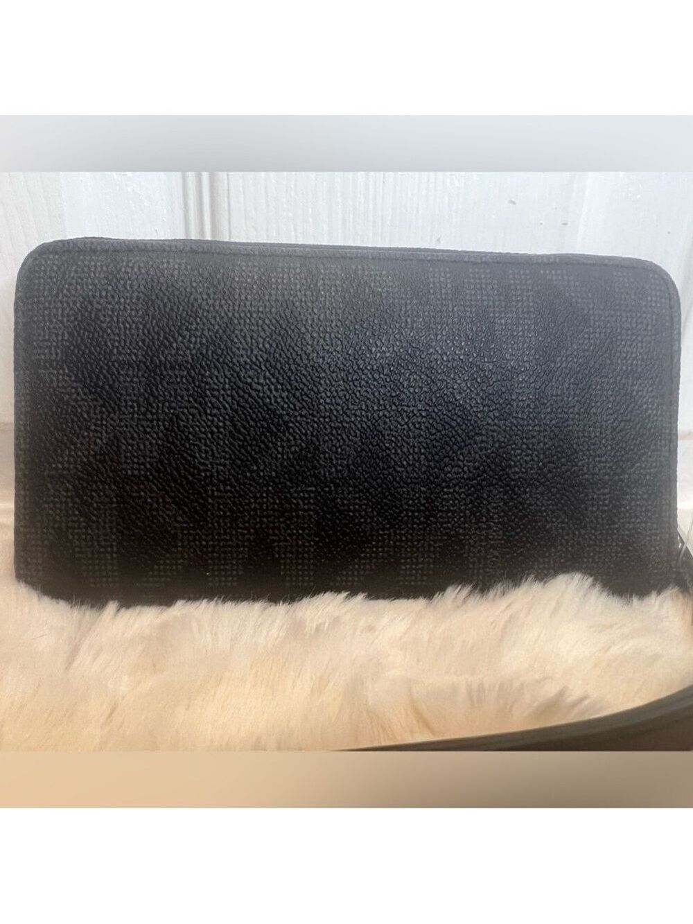 MICHAEL KORS LARGE JET SET ZIP AROUND WALLET - Picture 4 of 15